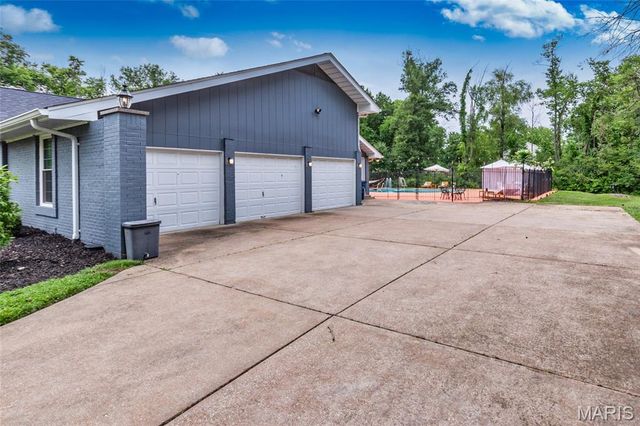 15875 Kettington Road, Chesterfield, MO 63017