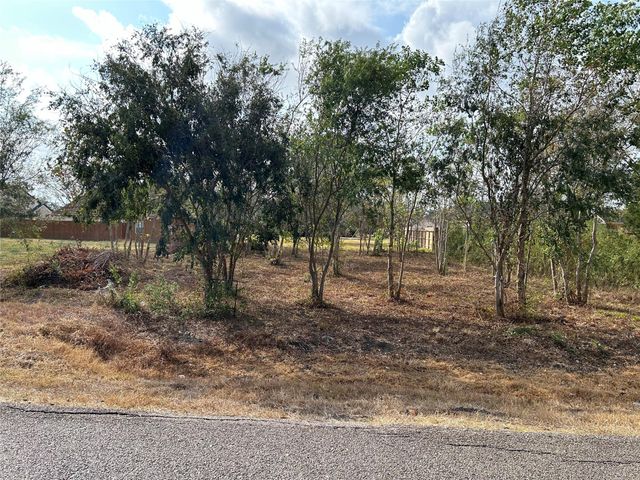 422 Texas Avenue, Arcola, TX 77583