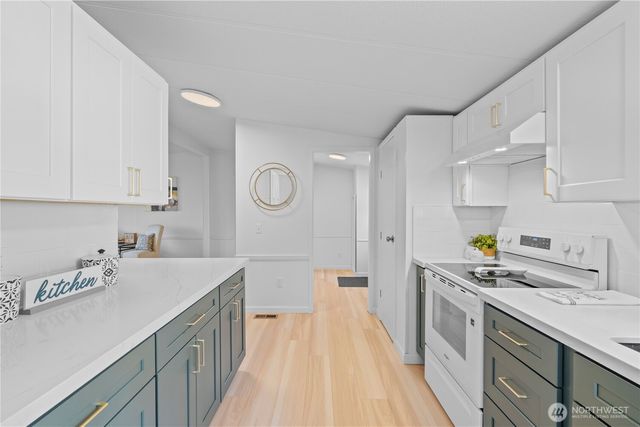 6494 Glen Court SE, Lacey, WA 98503
