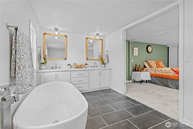 6494 Glen Court SE, Lacey, WA 98503