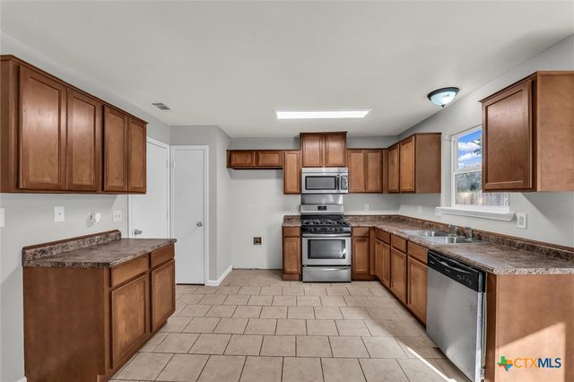 5326 Trailview Drive, Temple, TX 76502