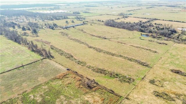 25000 Hunters Road, Gravette, AR 72736