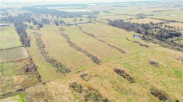 25000 Hunters Road, Gravette, AR 72736