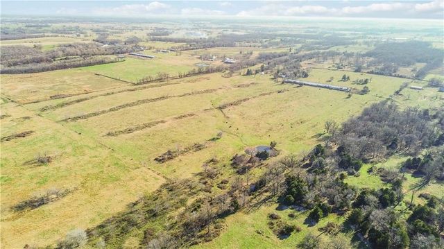 25000 Hunters Road, Gravette, AR 72736