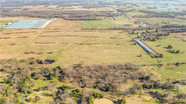 25000 Hunters Road, Gravette, AR 72736