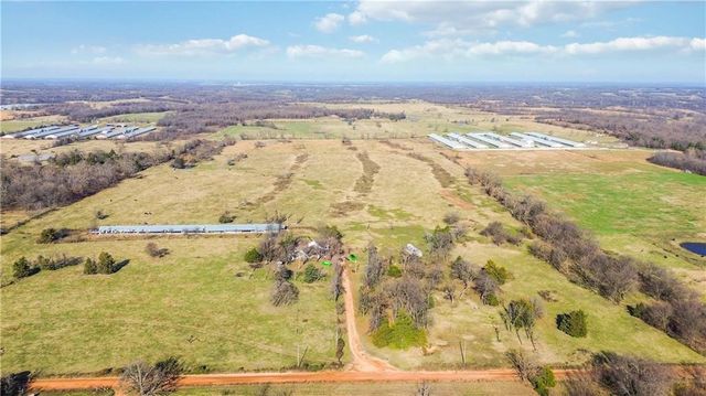 25000 Hunters Road, Gravette, AR 72736