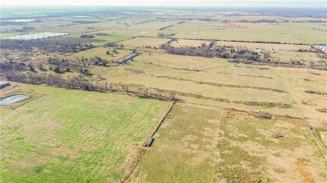 25000 Hunters Road, Gravette, AR 72736