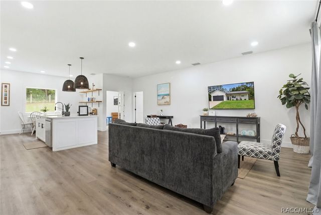 5476 W Paul Bryant Drive, Crystal River, FL 34429