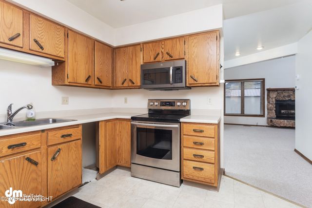 7017 Cape Lisburne Loop, Anchorage, AK 99504