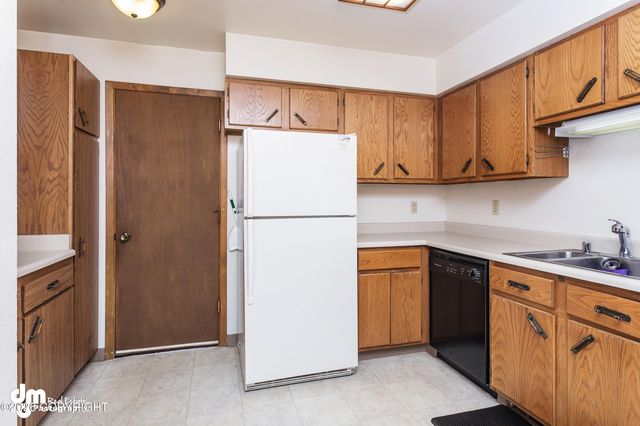 7017 Cape Lisburne Loop, Anchorage, AK 99504