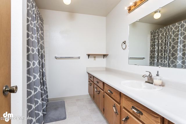 7017 Cape Lisburne Loop, Anchorage, AK 99504