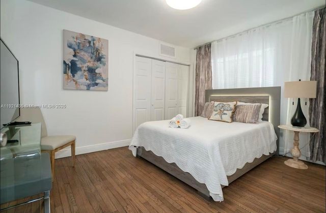 35 SW 28th Rd 0, Miami, FL 33129