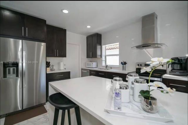 35 SW 28th Rd 0, Miami, FL 33129