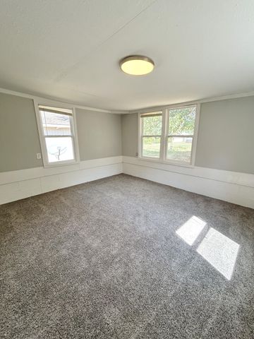 942 S Nettleton Avenue, Springfield, MO 65806