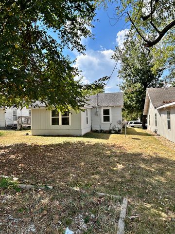 942 S Nettleton Avenue, Springfield, MO 65806