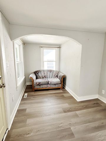 942 S Nettleton Avenue, Springfield, MO 65806