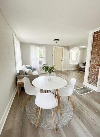 942 S Nettleton Avenue, Springfield, MO 65806