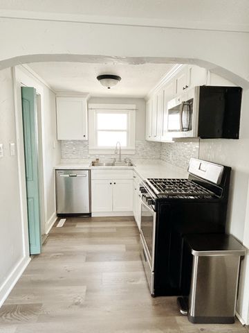 942 S Nettleton Avenue, Springfield, MO 65806