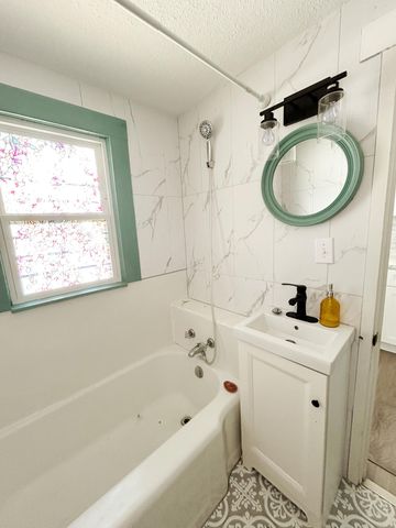 942 S Nettleton Avenue, Springfield, MO 65806