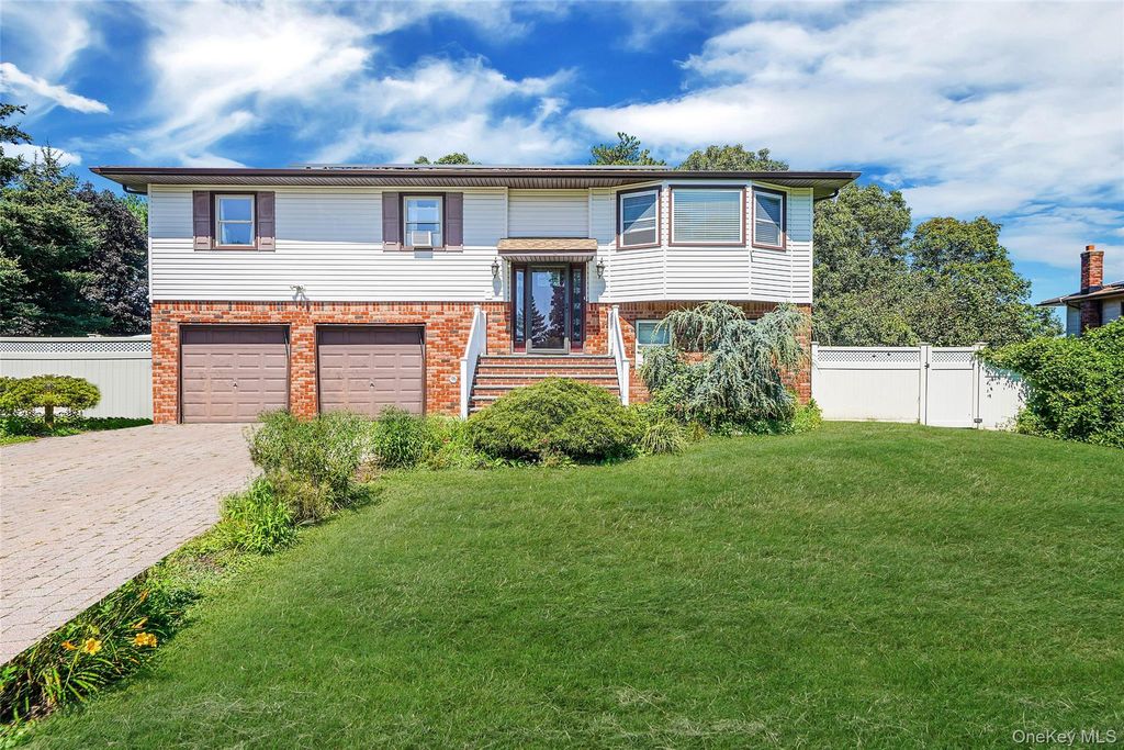 5 Hermart Lane, Ronkonkoma, NY 11779