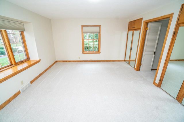 905 W Larabee STREET, Port Washington, WI 53074