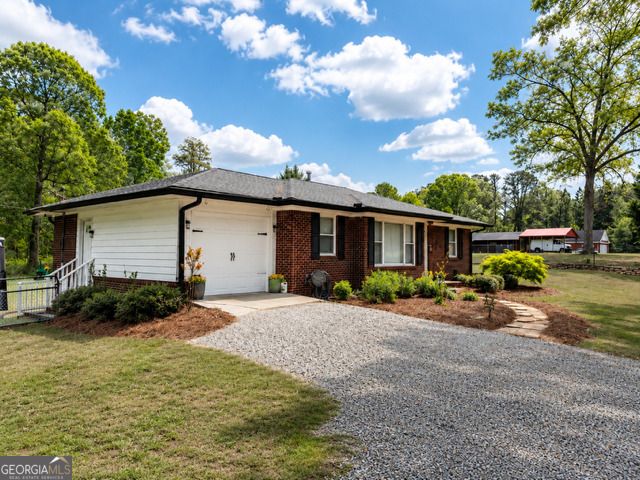 230 N McDonough Road, Griffin, GA 30223