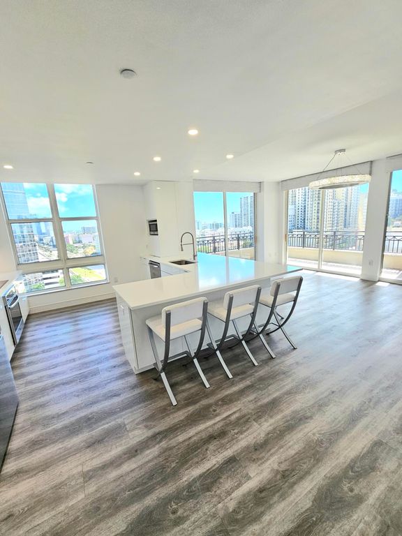550 OKEECHOBEE Boulevard 1402, West Palm Beach, FL 33401