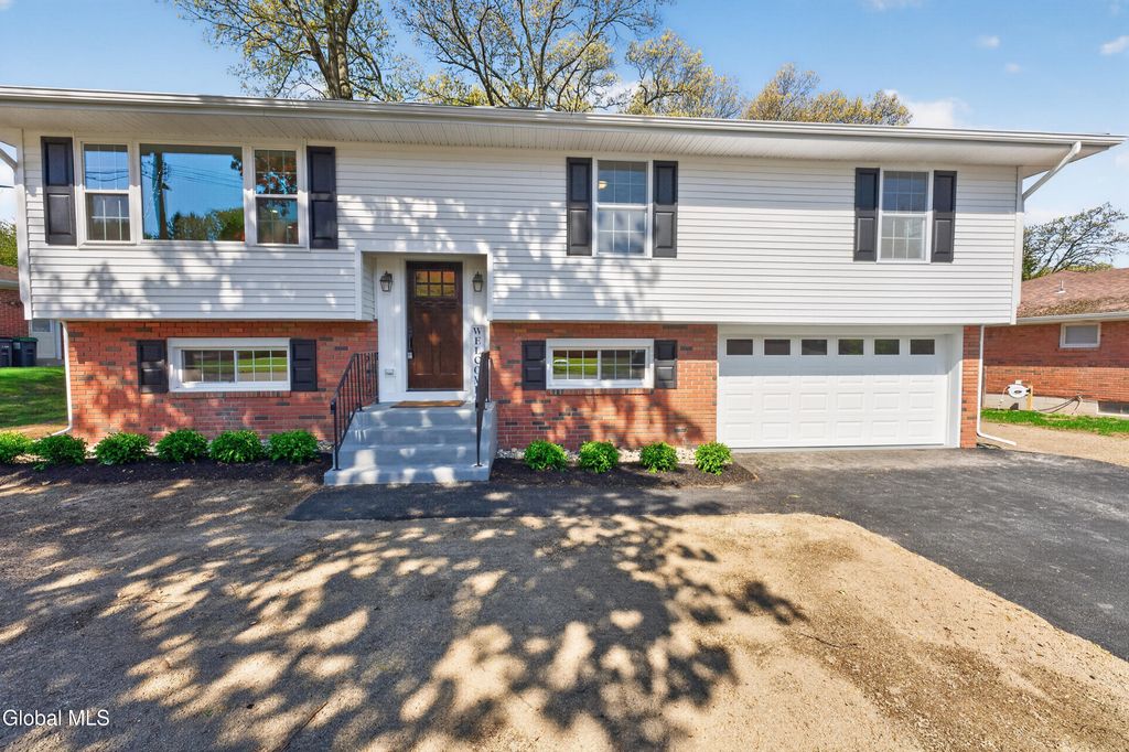 24 James Drive, Colonie, NY 12211