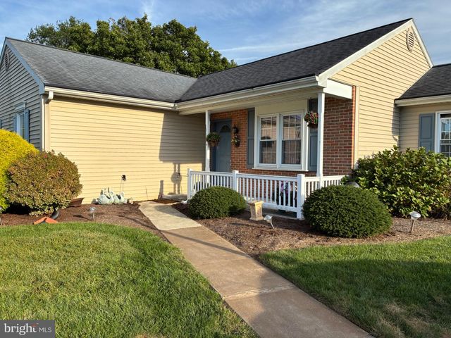 110 LYNETTE CIR, Willow Street, PA 17584