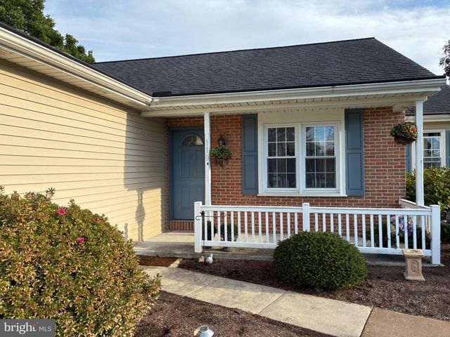 110 LYNETTE CIR, Willow Street, PA 17584