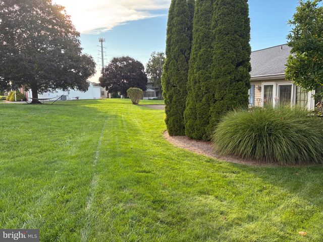 110 LYNETTE CIR, Willow Street, PA 17584
