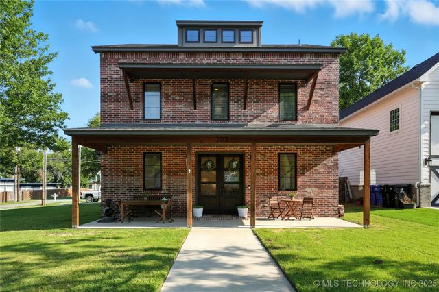 202 E Greeley Street, Broken Arrow, OK 74012