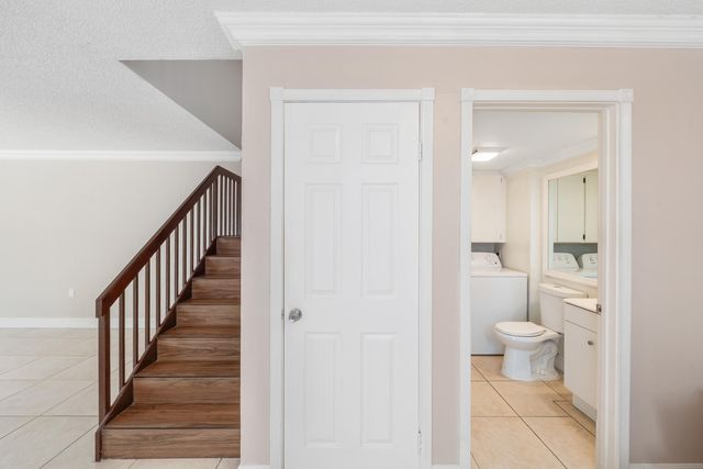 915 9th Way, West Palm Beach, FL 33407