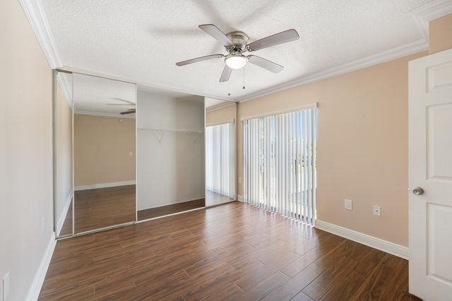 915 9th Way, West Palm Beach, FL 33407