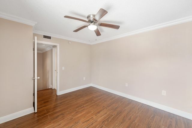 915 9th Way, West Palm Beach, FL 33407