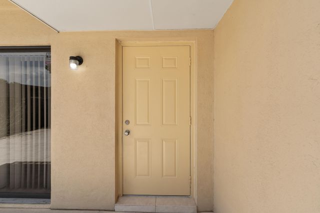 915 9th Way, West Palm Beach, FL 33407