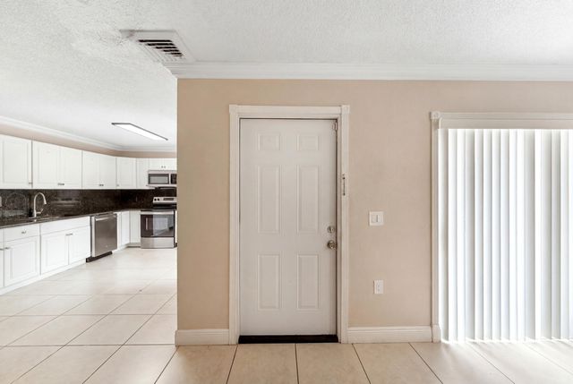 915 9th Way, West Palm Beach, FL 33407