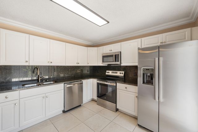 915 9th Way, West Palm Beach, FL 33407