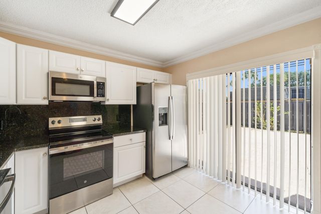 915 9th Way, West Palm Beach, FL 33407