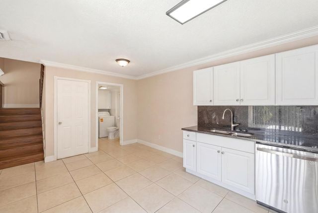 915 9th Way, West Palm Beach, FL 33407
