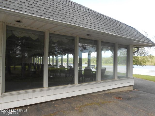 483 Coral Lane, Manahawkin, NJ 08050
