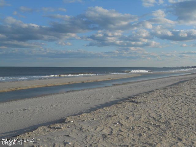 483 Coral Lane, Manahawkin, NJ 08050