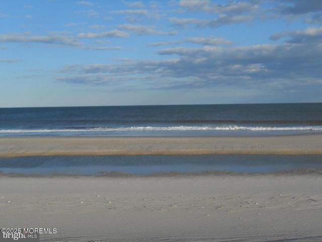 483 Coral Lane, Manahawkin, NJ 08050