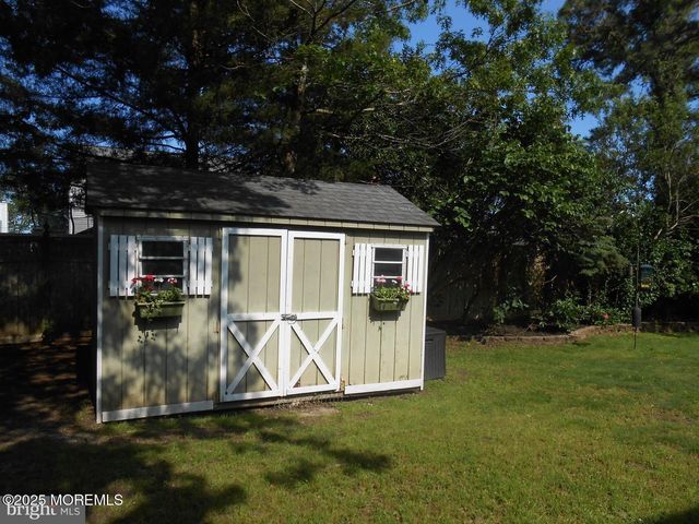 483 Coral Lane, Manahawkin, NJ 08050