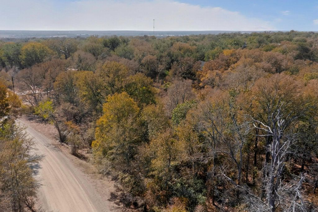 178 Helemano DR, Bastrop, TX 78602