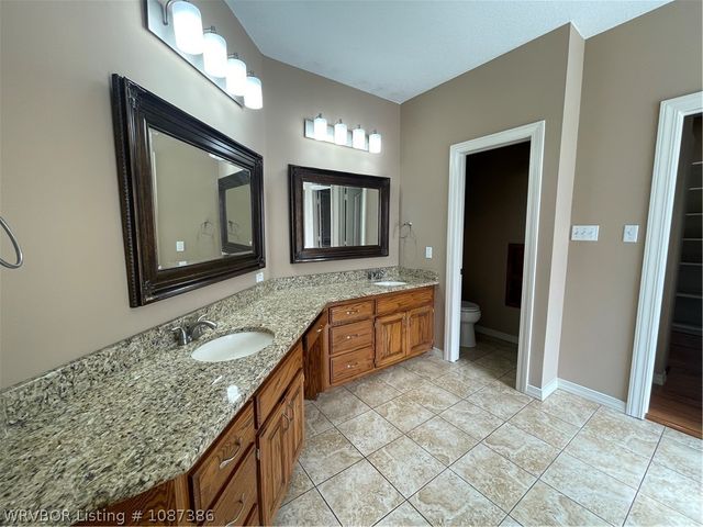 1801 Fianna Way, Fort Smith, AR 72908