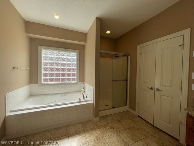 1801 Fianna Way, Fort Smith, AR 72908