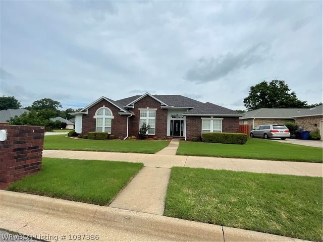 1801 Fianna Way, Fort Smith, AR 72908
