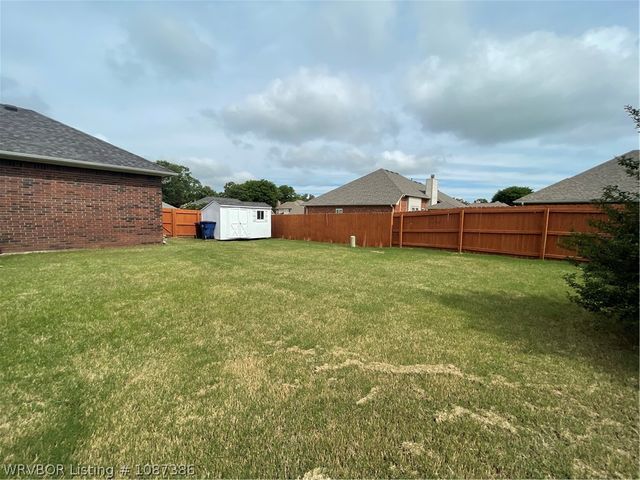 1801 Fianna Way, Fort Smith, AR 72908