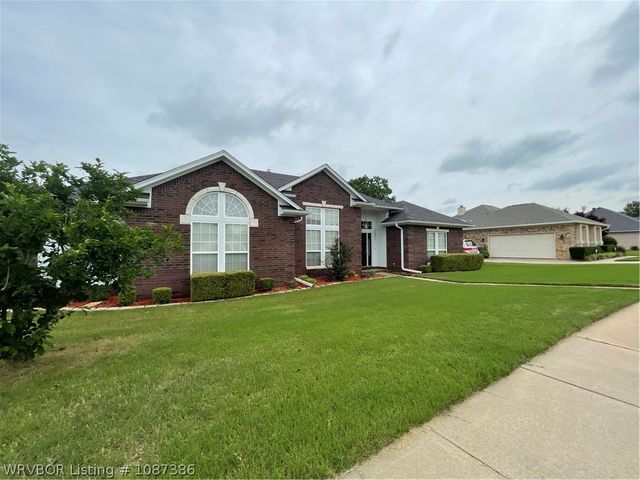 1801 Fianna Way, Fort Smith, AR 72908